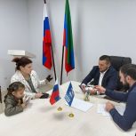 Абдурахман Абдурахманов рассмотрел обращения каспийчан