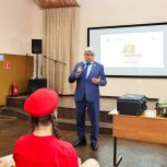 От прошлого к настоящему: в самарских школах проходят Уроки мужества
