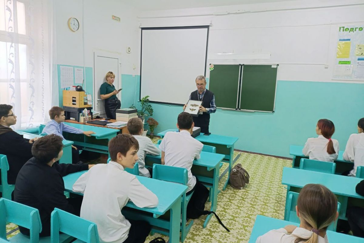 В школах Вольска провели урок добра