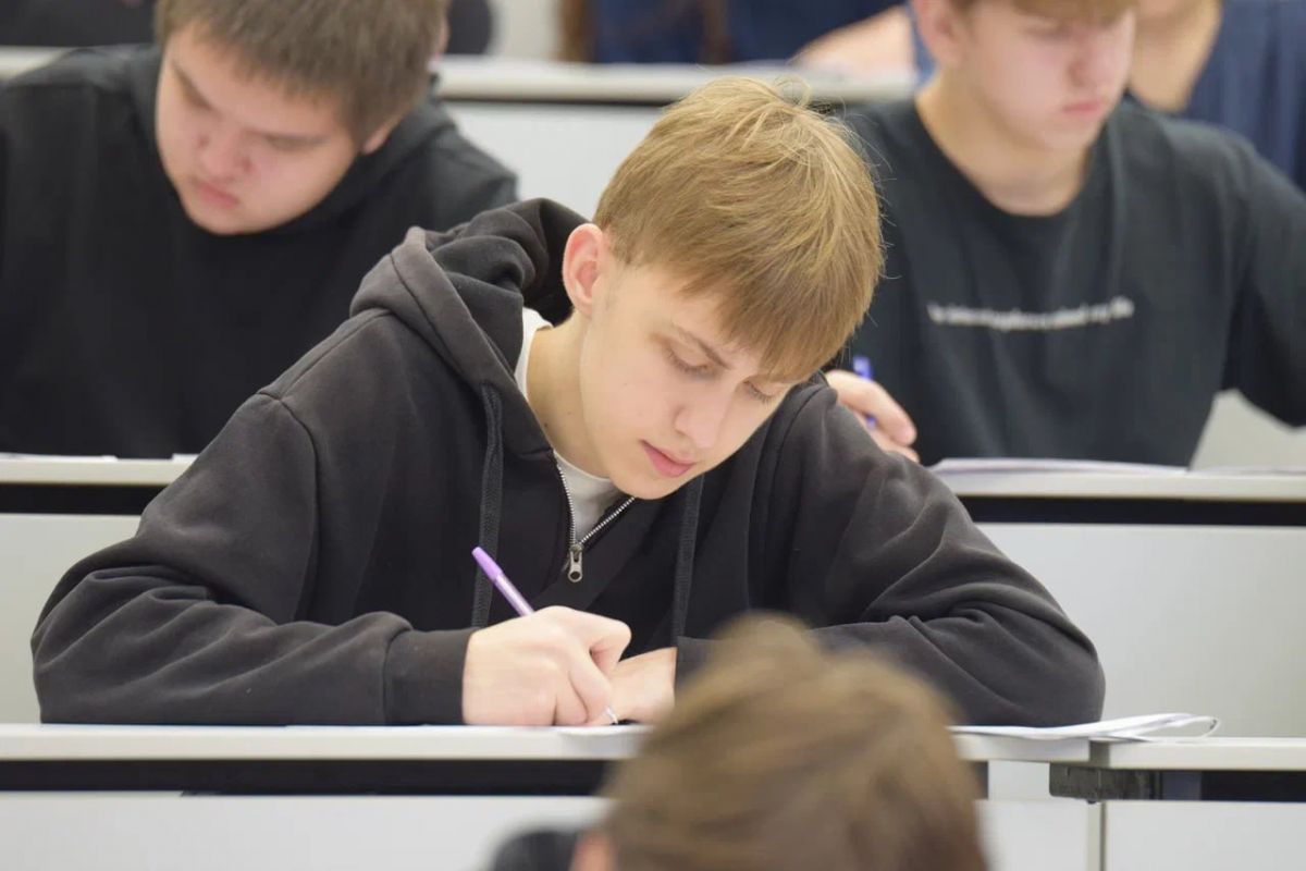 В Пскове написали Всероссийский научно-технологический диктант «Технологии победы»