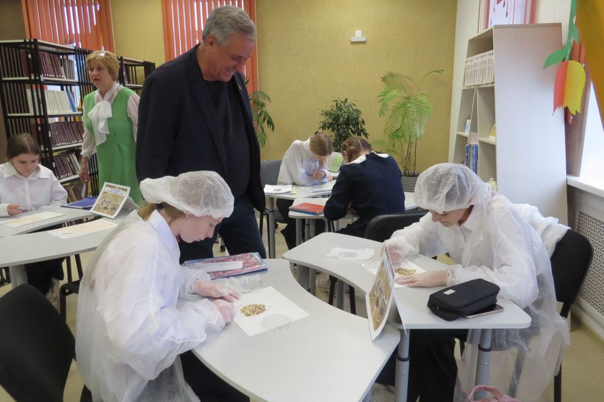 Урок профмастерства провел для учеников агрокласса липецкий единоросс