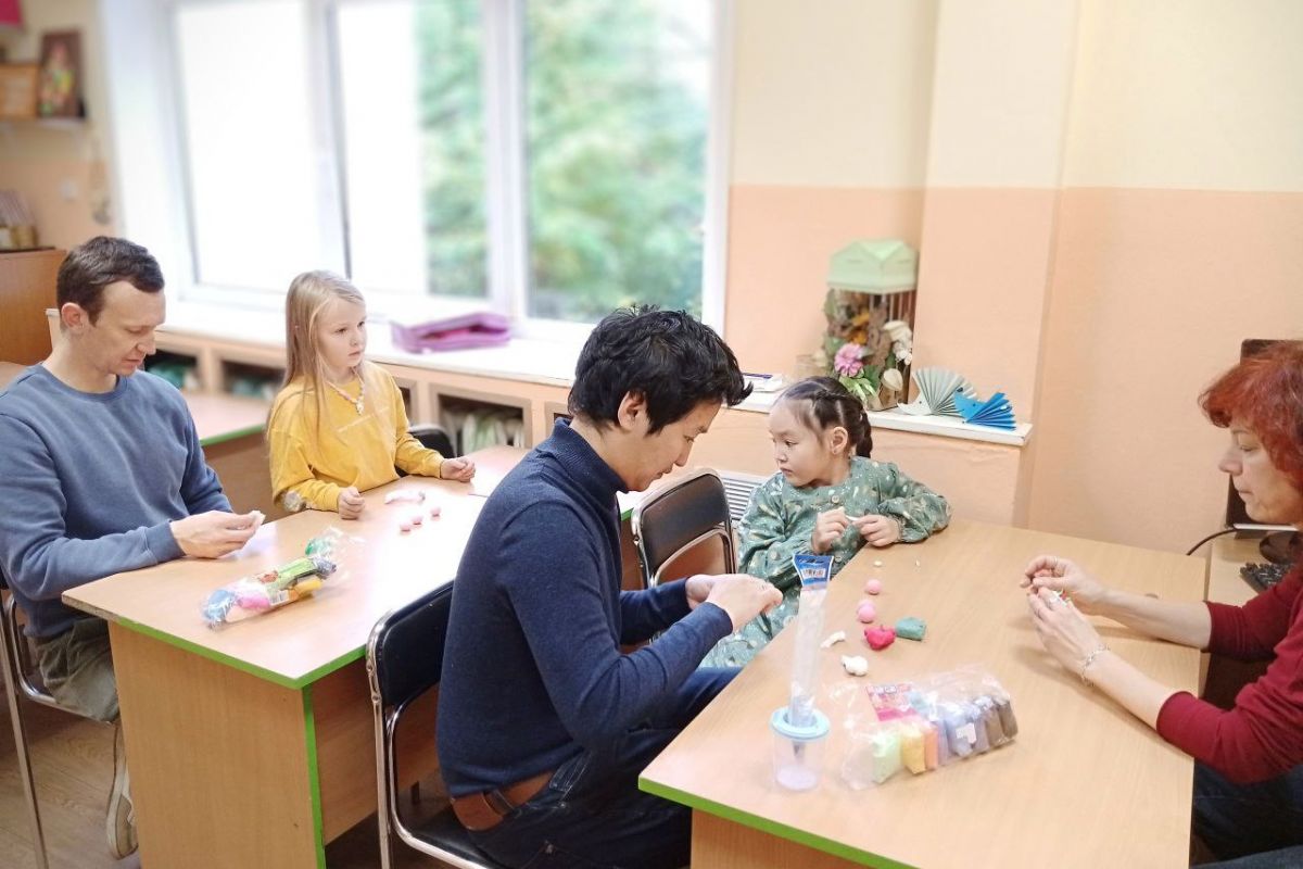 Единороссы Светлогорска провели акцию, посвященную Дню отца