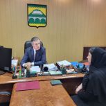 В Сулейман-Стальском районе глава лично проконтролировал решение вопросов медобеспечения семей участников СВО