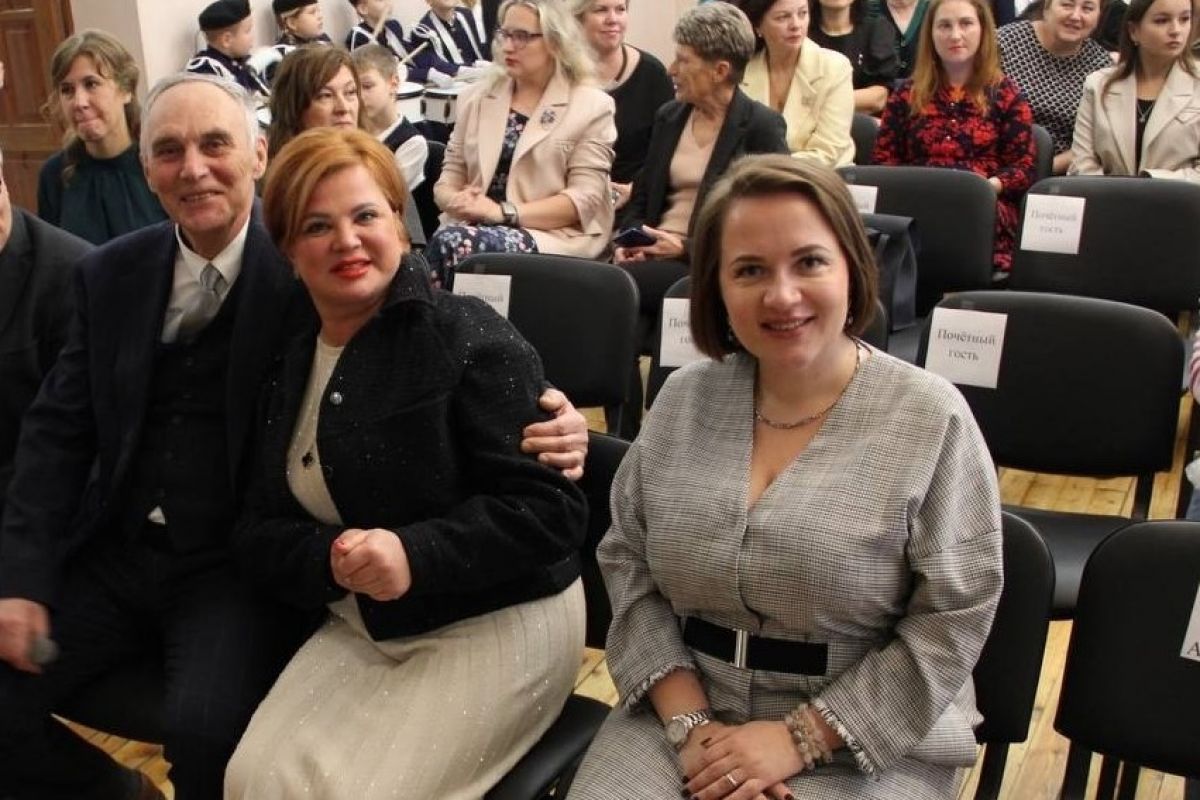 В средней школе №10 отметили сорокапятилетний юбилей