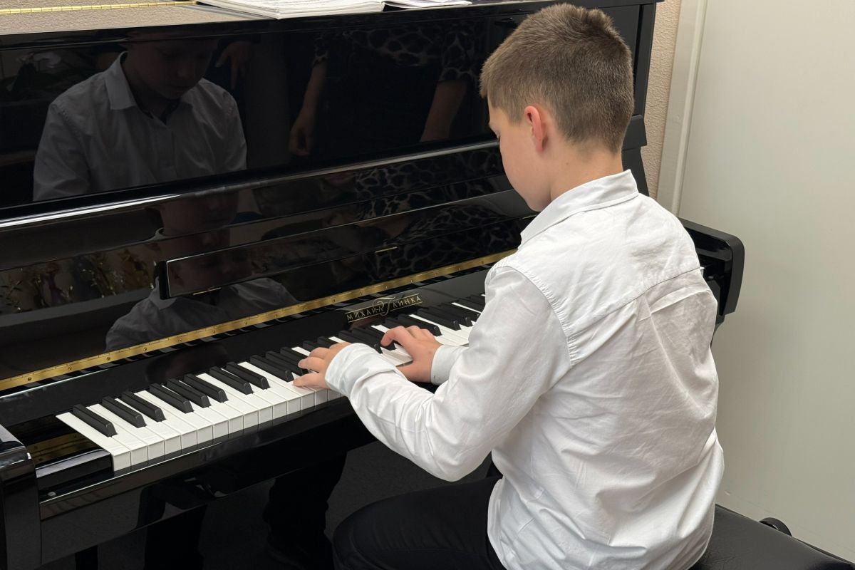 В Мурманской области при поддержке «Единой России» детские музыкальные школы получили новые инструменты