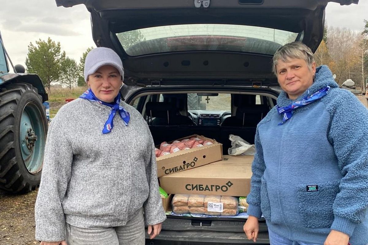 Прокопьевские единороссы помогли приюту для бездомных собак