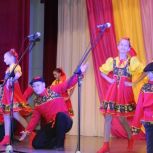 В районном Доме культуры п. Урмары прошло торжественное мероприятие, посвященное Дню учителя и воспитателя