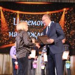 Секретарь Увельского местного отделения партии «Единая Россия», глава Увельского округа Сергей Рослов в честь Дня пожилого человека поздравил старшего поколения