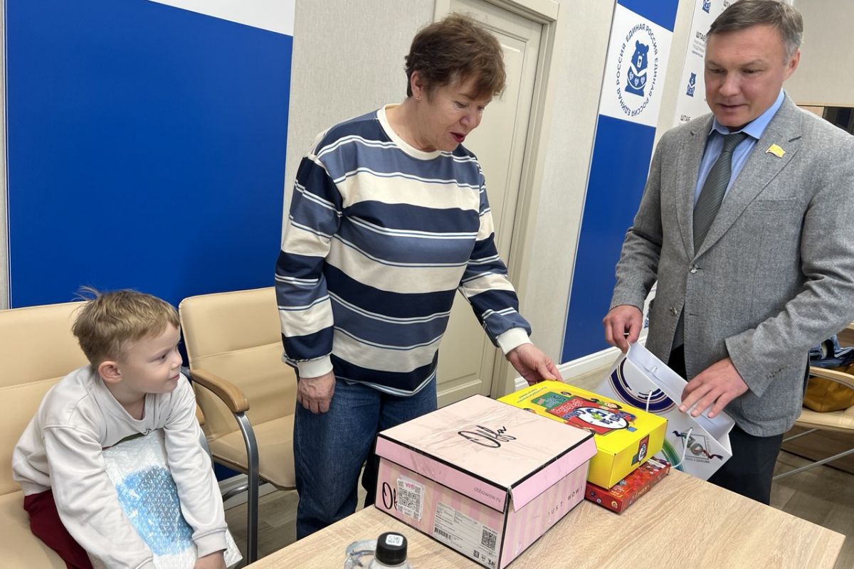 Николай Николаев провёл приём граждан по личным вопросам в Штабе общественной поддержки партии