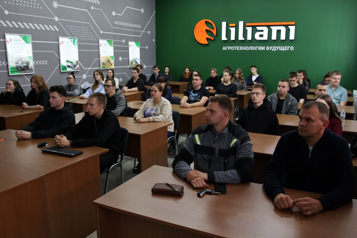 Более 100 человек написали Агродиктант на главной площадке в Тамбовской области