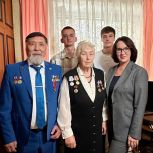 Члены регсовета сторонников "Единой России" тепло поздравили жителей региона с Днём пожилого человека