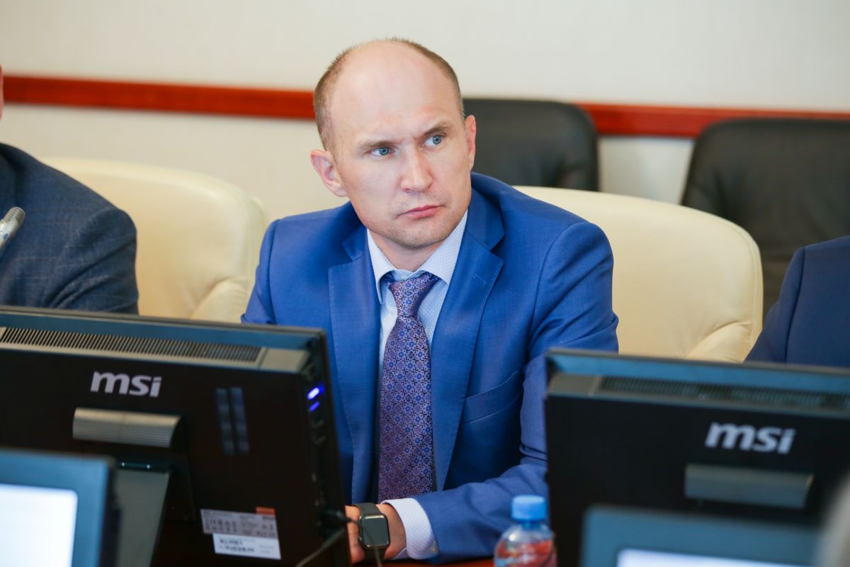 Михаил Дмитриков помогает сельским поселениям с модернизацией уличного освещения