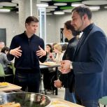 Депутаты «Единой России» проверили качество питания в образовательных учреждениях Тарко-Сале