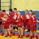 В Кировске состоялся турнир по самбо «Новичок»