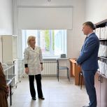 В Липецке в рамках партпроекта «Здоровое будущее» единороссы проверили работу медкабинета гимназии