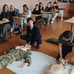 В Ульяновске «Единая Россия» организовала для школьников мастер-класс по оказанию первой помощи