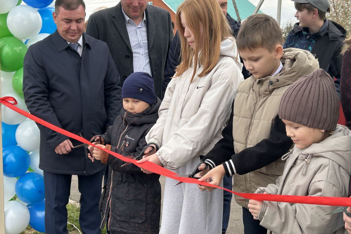 В селе Верхние Татышлы по партпроекту открыли детскую площадку