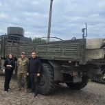 Активисты «Единой России» в Веселовском округе передали военным бетонные плиты и оказали помощь семье погибшего от обстрела ВСУ