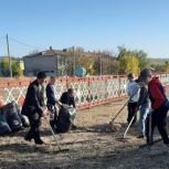 В селе Оркино благоустроили территорию памятника Воинов-земляков