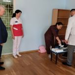 Поликлиники, детсады, школы, ДК, волонтёрские организации: «Единая Россия» передала необходимое оборудование в учреждения в регионах