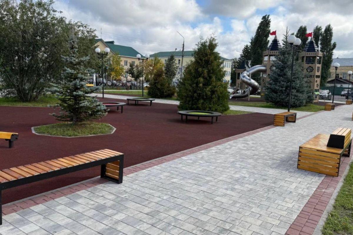 По народной программе в Кирсанове завершается благоустройство Зеленой площади