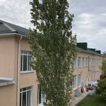 Строители перешли к внутренней отделке помещений в ремонтируемой по народной программе «Единой России» Тавричанской школе