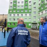 В Мурманске мониторинговая группа оценила установку «умной спортивной площадки»