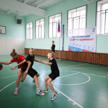 В Уяре Красноярского края при содействии «Единой России» прошёл муниципальный этап дворового фестиваля по баскетболу