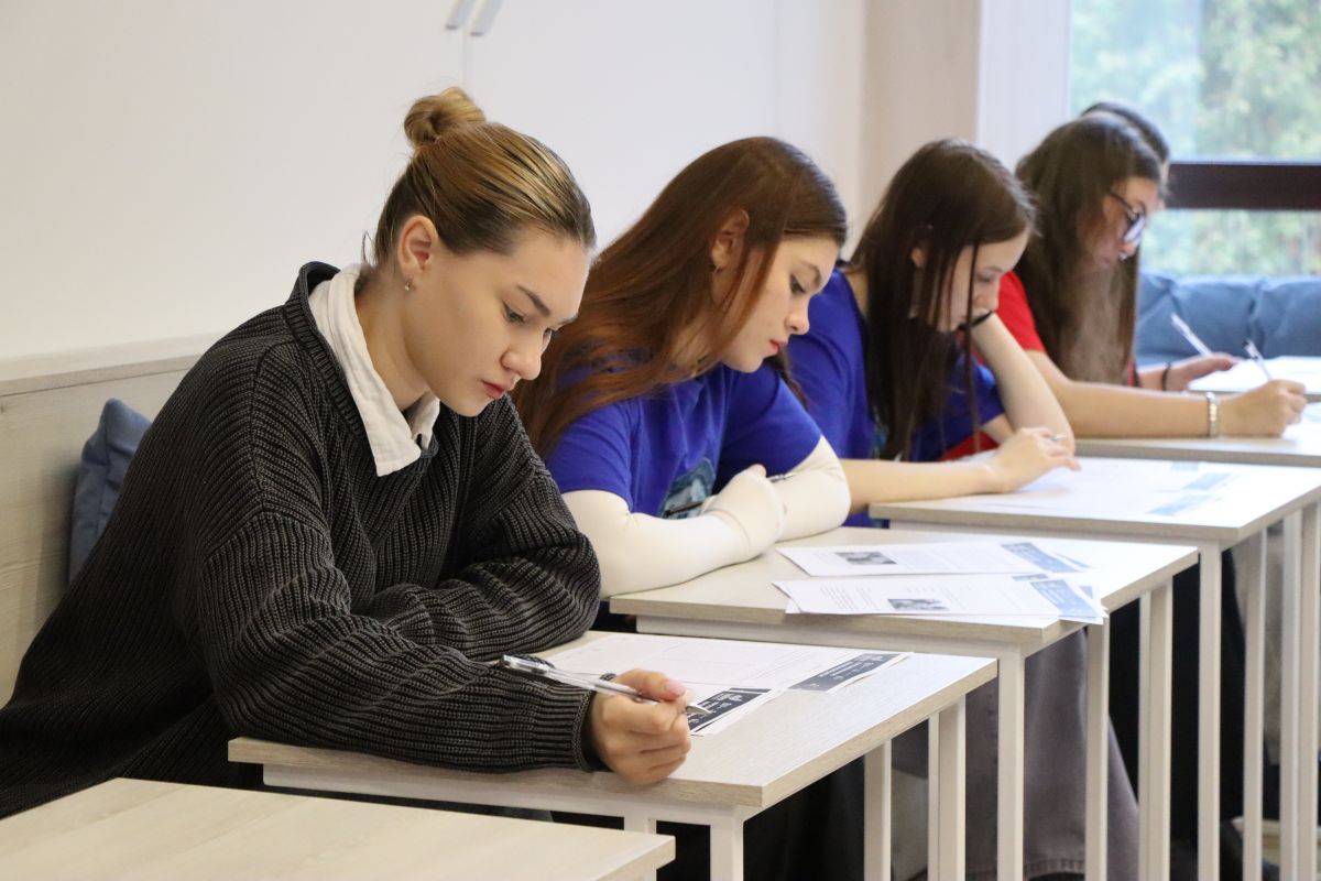 На Смоленщине написали Всероссийский научно-технологический диктант «Технологии Победы»