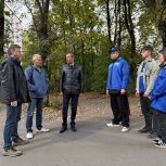 Партийцы и молодогвардейцы проверили ход выполнения работ по оборудованию уличного освещения в городе Костроме