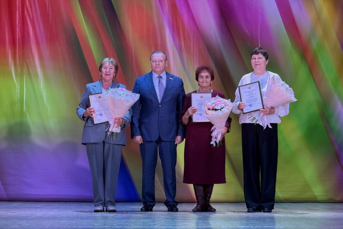 Виктор Горбунов приветствовал участников IV Республиканского форума «серебряных» волонтеров «Кӗмӗл чун»