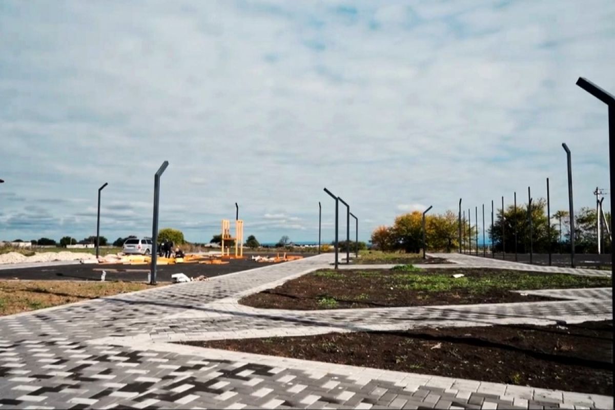 Завершается благоустройство сквера по улице Лагерной в Чегеме