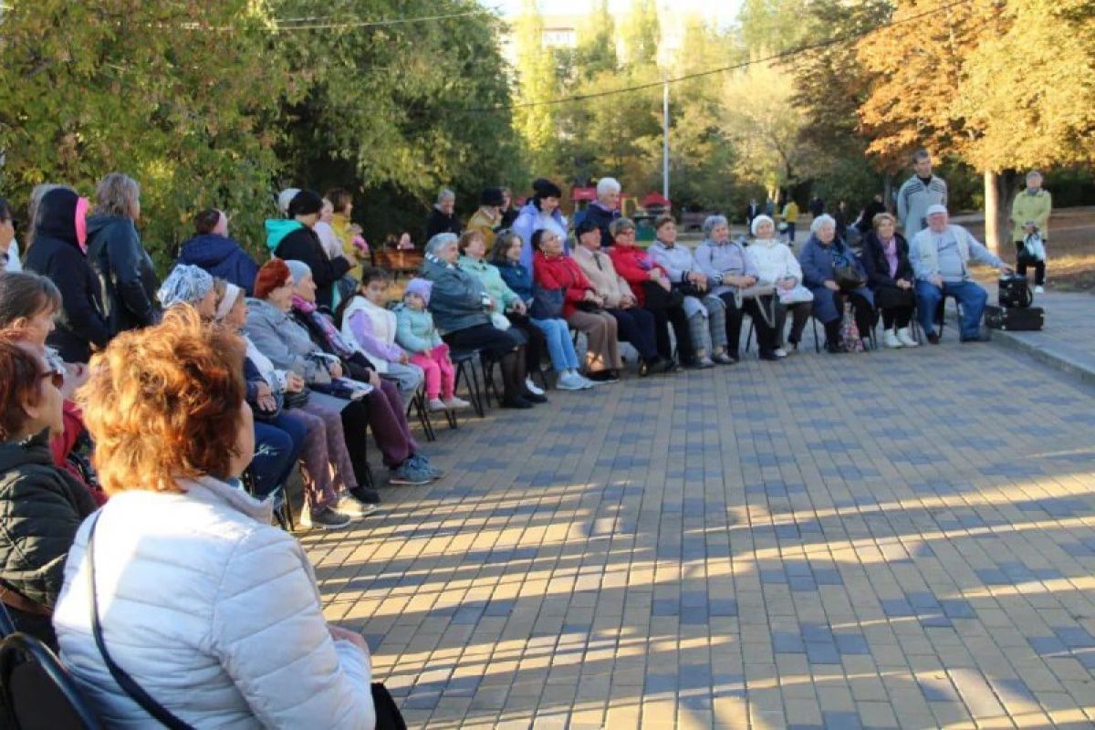 В парке «Территории детства» состоялся танцевальный клуб «В кругу друзей»