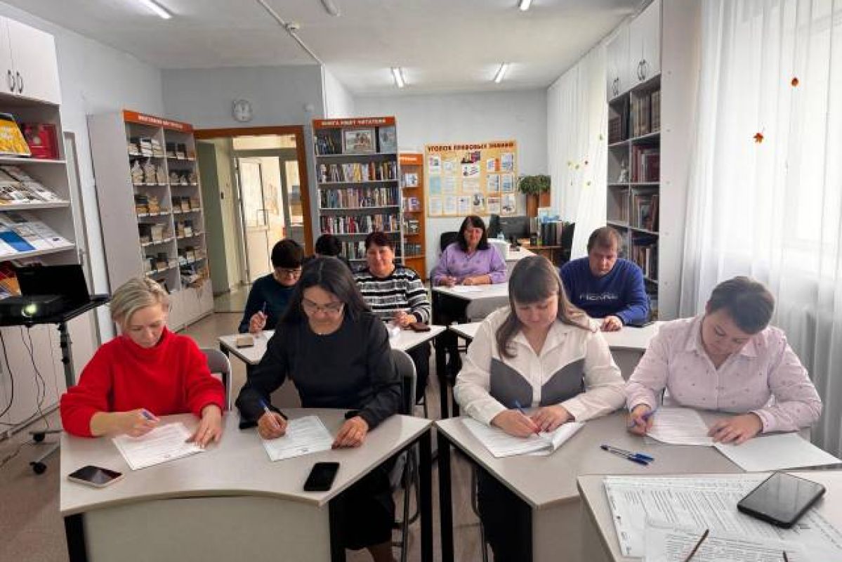 Активисты Чесменского местного отделения партии «Единая Россия» приняли участие в агродиктанте