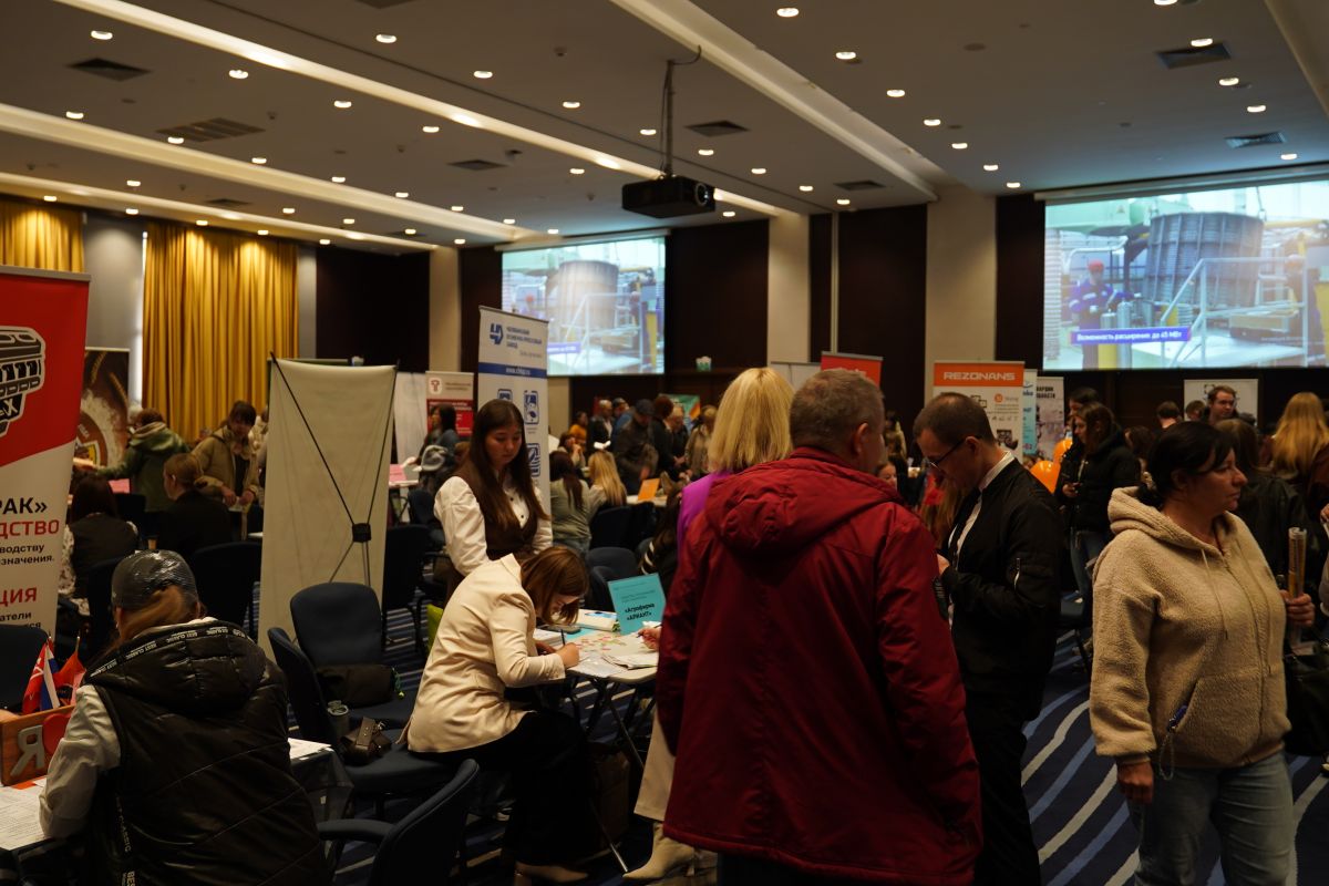 В Челябинске при поддержке федерального партийного проекта «Моя карьера с Единой Россией» прошла масштабная Ярмарка вакансий