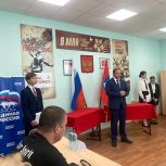 По инициативе «Единой России» в Севастополе установили Парты Героя