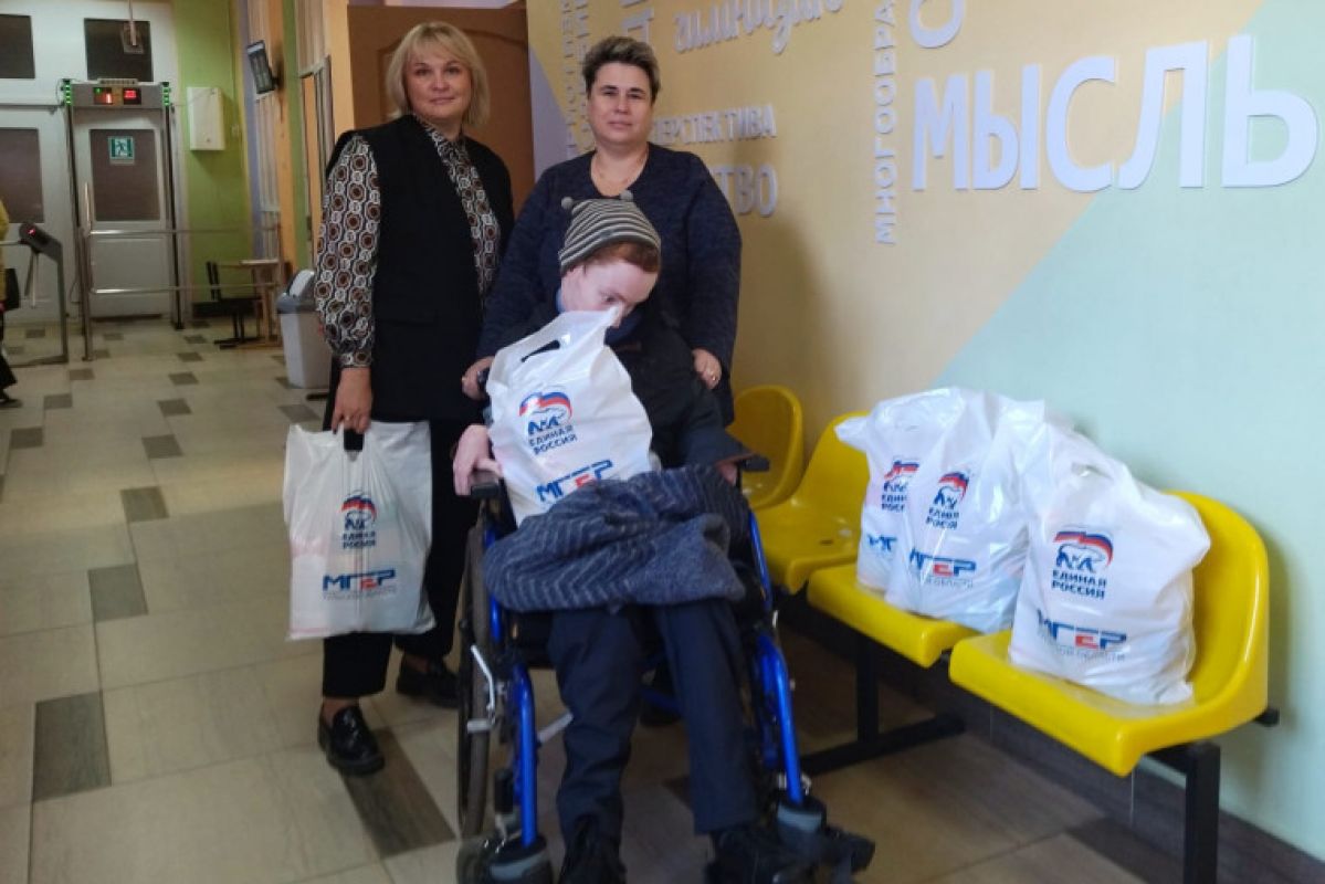 Олеся Филина поздравила членов общества инвалидов с Международным днем пожилых людей