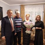 Представители партии вручили супружеской паре краевую медаль «За сохранение семейных ценностей»