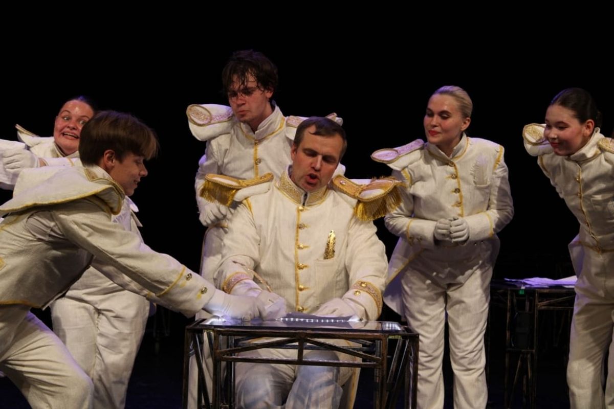 При поддержке «Единой России» в Камышинском драмтеатре состоялась премьера спектакля