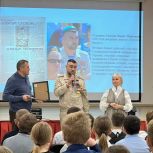 В Волжске в Марий Эл единороссы организовали урок мужества с участником СВО