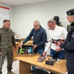 Оборудование военнослужащим, ремонт школы, встреча с футболистами: «Единая Россия» помогает жителям регионов