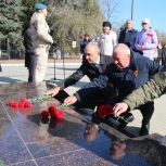 Единороссы Тацинского района поддержали межрегиональную патриотическую эстафету «Венок Славы»