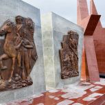 В поселке Пангоды завершаются работы по реконструкции монумента, посвященного Великой Отечественной войне