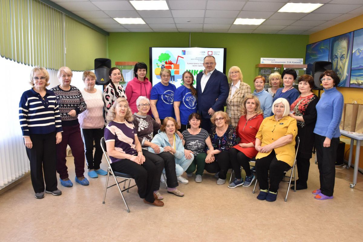 Курсы компьютерной грамотности, «Школа здоровья» и новые форматы общения: «Единая Россия» расширяет возможности активного долголетия