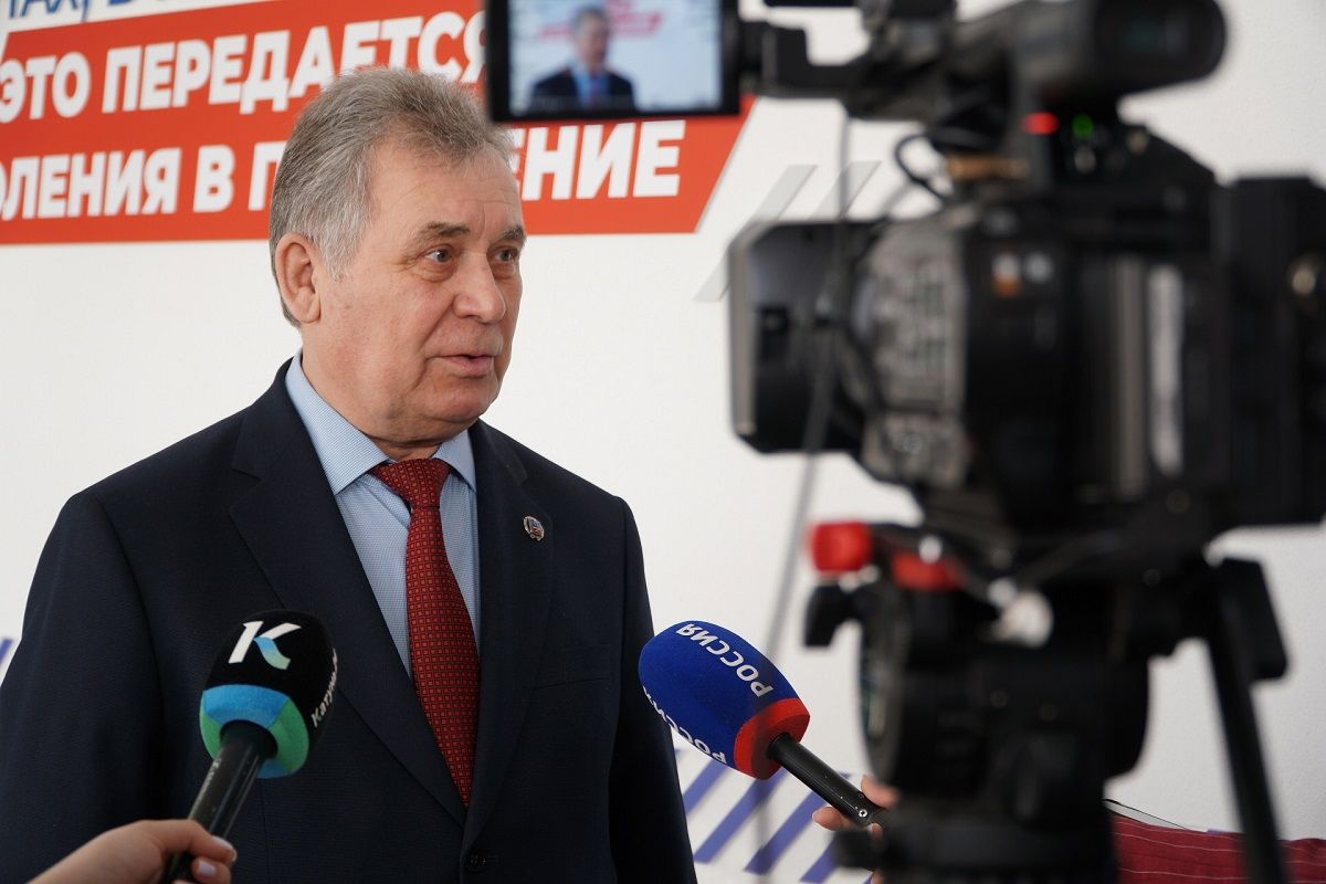 Александр Романенко потребовал от подрядчиков увеличения темпов ремонта школ