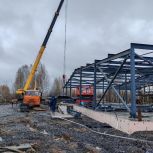 Депутат от «Единой России» проверил строительство бассейна в Прокопьевске