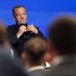 Дмитрий Медведев: Народная программа «Единой России» вся соткана из приоритетов