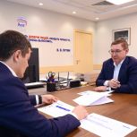 Владимир Якушев и губернатор ЯНАО Дмитрий Артюхов обсудили реализацию в регионе Народной программы «Единой России»