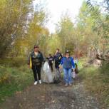 В Усть-Абаканском районе прошла уборка территорий, высадка деревьев и облагораживание мемориалов посвященных героям Великой Отечественной войны