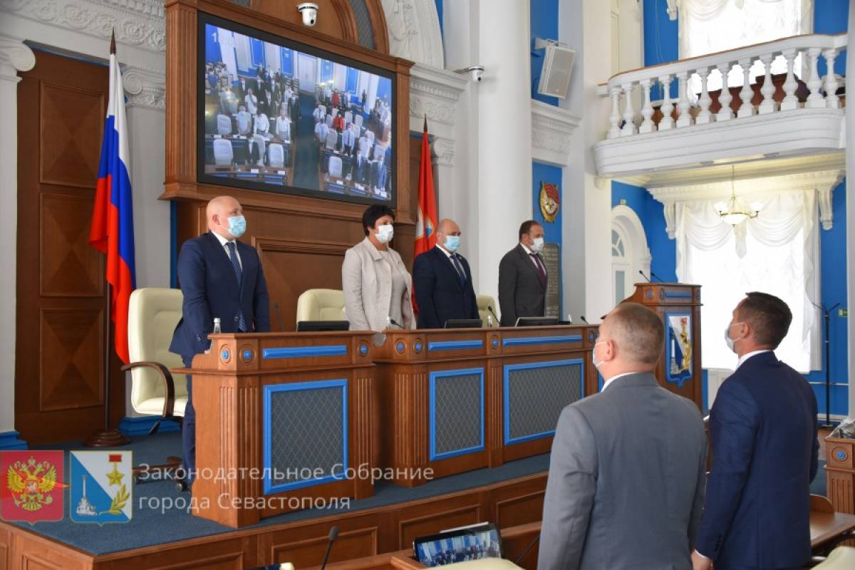 Парламентарии Заксобрания Севастополя поздравили Михаила Развожаева с  избранием Губернатором и приняли в ряды депутатов Валерия Куликова